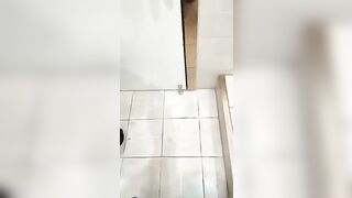 苗条身材挺嫩妹子KTV厕所啪啪 卫生间台子上大力猛操