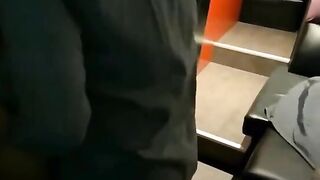 鐵 粉 的 心 願 解 鎖 電 影 院 粉 絲 一 進 門 就 把 持 不 住 了