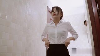 保 安 偷 拍 到 經 理 與 職 員 做 愛 色 心 大 起 威 脅 美 女 廁 所 強 幹 1080P高 清 版