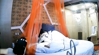 【宾馆偷拍】美女衣服还没脱完就被爆操