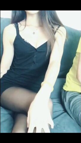 【麻花免费视频】美团外卖 干啥都快 送外卖上门被女主播挑逗勾引 只能勉为其难的满足骚货的欲望 最后内射插到B都红了