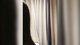 【大二学妹吞精内射】杭州大二学生妹街头搭讪，勾搭害羞小伙回家玩跳蛋，啪啪无套插入鲍鱼，淫荡娇娃身材不错