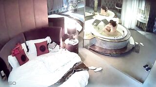 喷血推荐-高颜值极品长发美女被网友用尽全力干到高潮内射后,美女淫欲未尽把鸡巴舔硬自己坐上去拼命的扭动!