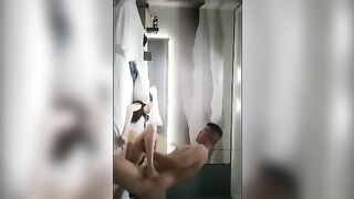 【麻花免费视频】【全国大学生】约了个绿衣苗条妹子TP啪啪，换上情趣装学生制服口交猛操呻吟，很是诱惑喜欢不要错过