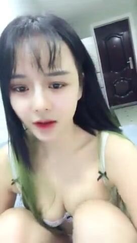 【麻花免费视频】高颜值尤物女神主播Dw温软全裸诱惑秀
