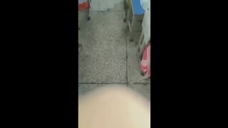 【麻花免费视频】小学老师在教室上课时发骚用小怪兽自慰还把丝袜和短裤脱了我咋没碰到这样的老师