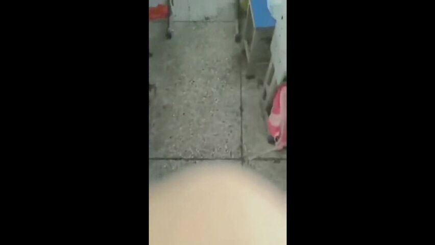 【麻花免费视频】小学老师在教室上课时发骚用小怪兽自慰还把丝袜和短裤脱了我咋没碰到这样的老师