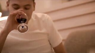 91出品国产AV剧情片——【约炮同事】与同事的秘密性爱关系是一场狂暴的肉体碰撞720P高清版