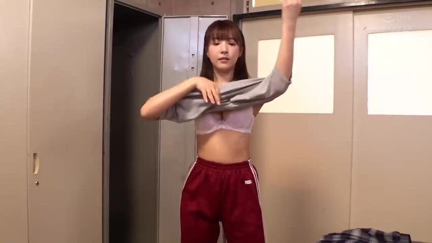 俺たち部員全員むさ苦しいのに嫌な顔しないで汗だくになった女子マネージャーと2泊3日の夏合宿 三上悠亜亚一