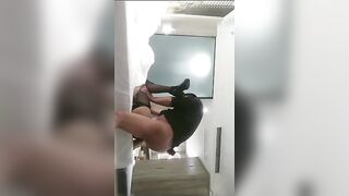 老哥【全国探花】年后回归约了个大奶少妇，骑乘后入大力猛操非常诱人