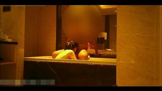 王老板每周都要约的少妇理财师酒店爆操干完一起鸳鸯浴浴缸里再次大战干的说感觉太好了呻吟动听国语对白