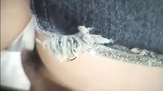 超市偷拍路人裙底，牛人