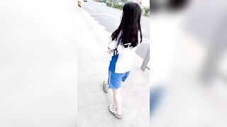 清纯校花木木凉子寻求刺激，公交车后排低头吃鸡巴，人行道公厕吃龟头，不知道有多爽！