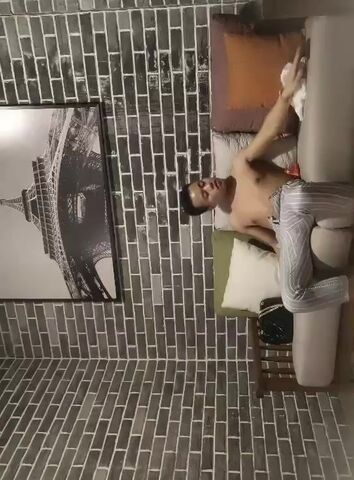 哥全国探花179大长腿黑裙车模妹子，沙发调情口交再到床上骑乘猛操，呻吟娇喘非常诱人