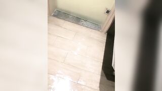 壮哥探花约炮大奶两姐妹激情双飞，肉感十足草着得劲，揉捏大奶子俩个骚货很会伺候人，轮流爆草不要错过