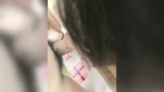 〖新版乱伦超刺激〗和干妈干妹妹双飞超体验 在卫生间干完干妹妹 回房间再操干妈 娘俩伺候玩双飞乱伦换着操