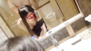 天堂素人系列-性感黑丝美女嫩模酒店潜规则,先在卫生间洗手台上干完又到床上操的高喊：爽,好舒服,插的太深了!