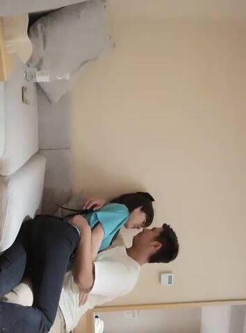 小宝寻花今晚约了个蓝衣清纯极品嫩妹，镜头前口交后入大力猛呻吟娇喘