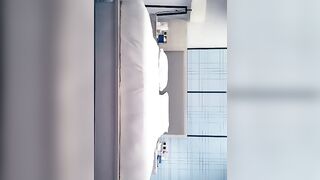 9总全国探花苗条大奶马尾漂亮妹子TP啪啪，穿上黑丝胸推舔弄口交骑乘